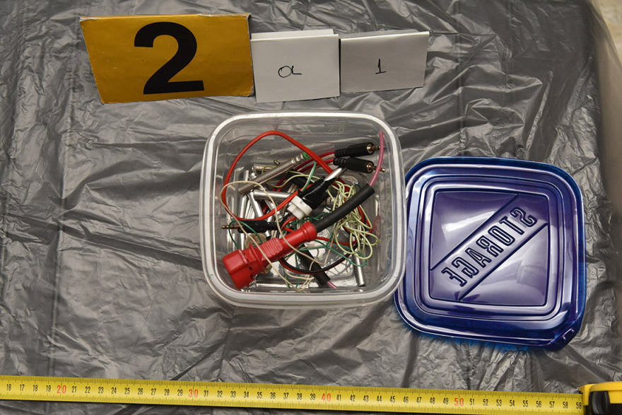 Γιάφκα στο Κουκάκι: Ετοίμαζαν βόμβα με 11 κιλά εκρηκτικών σε δοχείο με ελιές