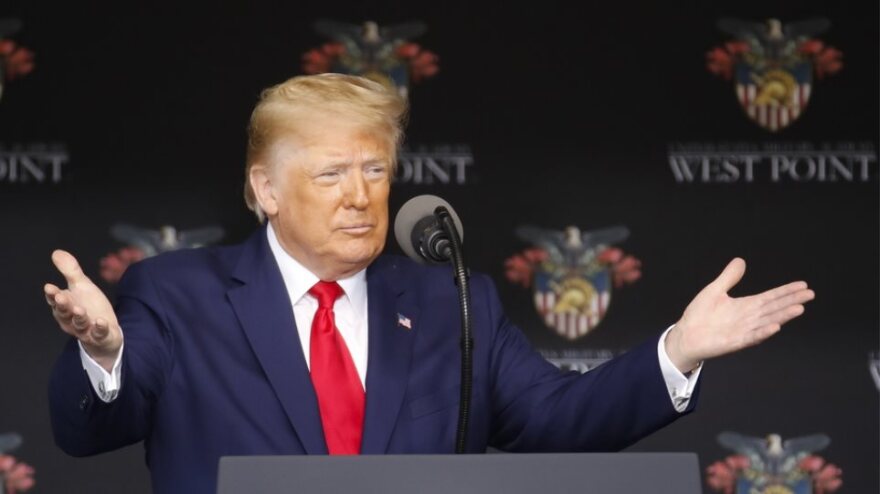 Τα... άπλυτα του Νετανιάχου και οι φανέλες με το όνομα του Πούτιν - 7 ηγέτες και οι εκκεντρικές τους συνήθειες 