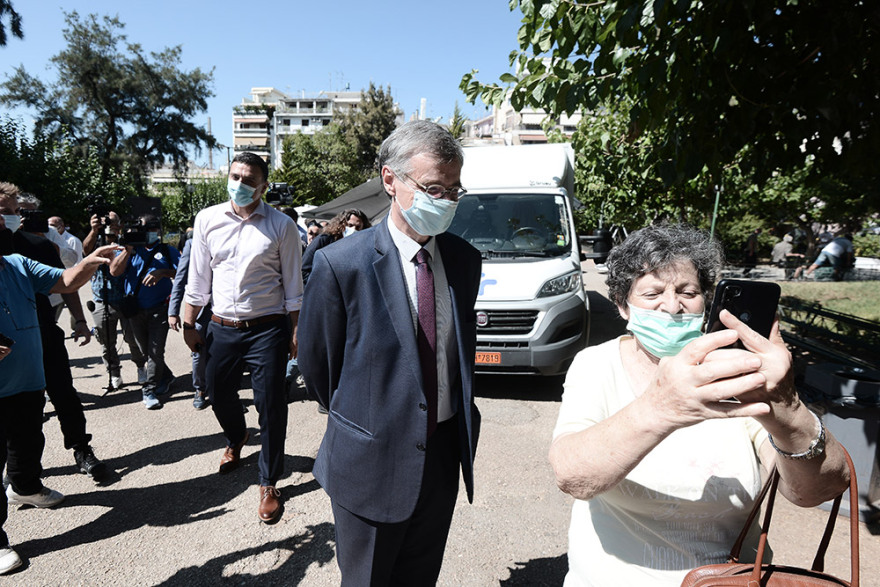 Στην Κυψέλη Κικίλιας και Τσιόδρας: Τεστ για κορωνοϊό στους πολίτες 