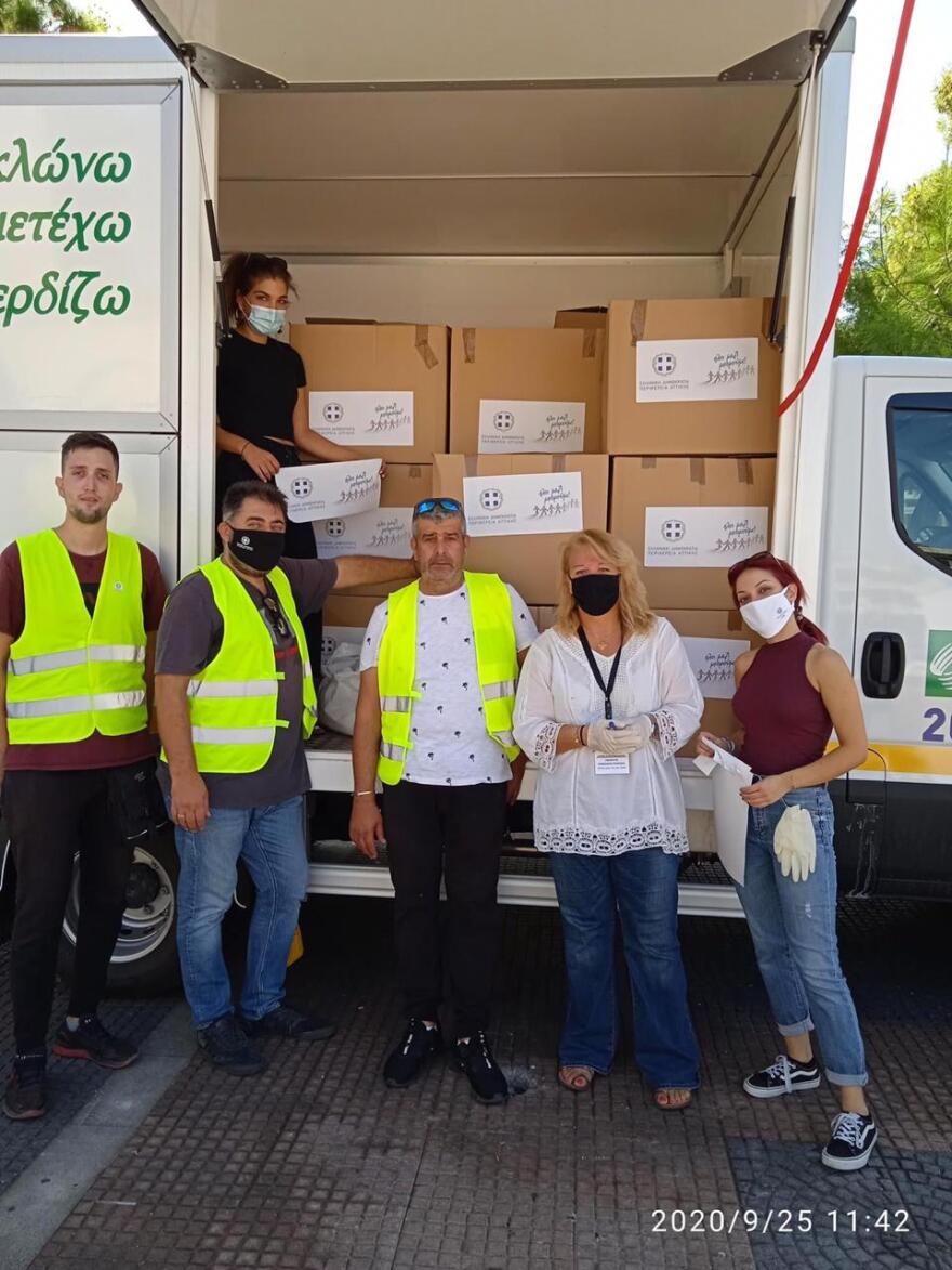 Δύο φορτηγά γεμάτα τρόφιμα για τους πληγέντες της Καρδίτσας και της Θεσσαλίας 