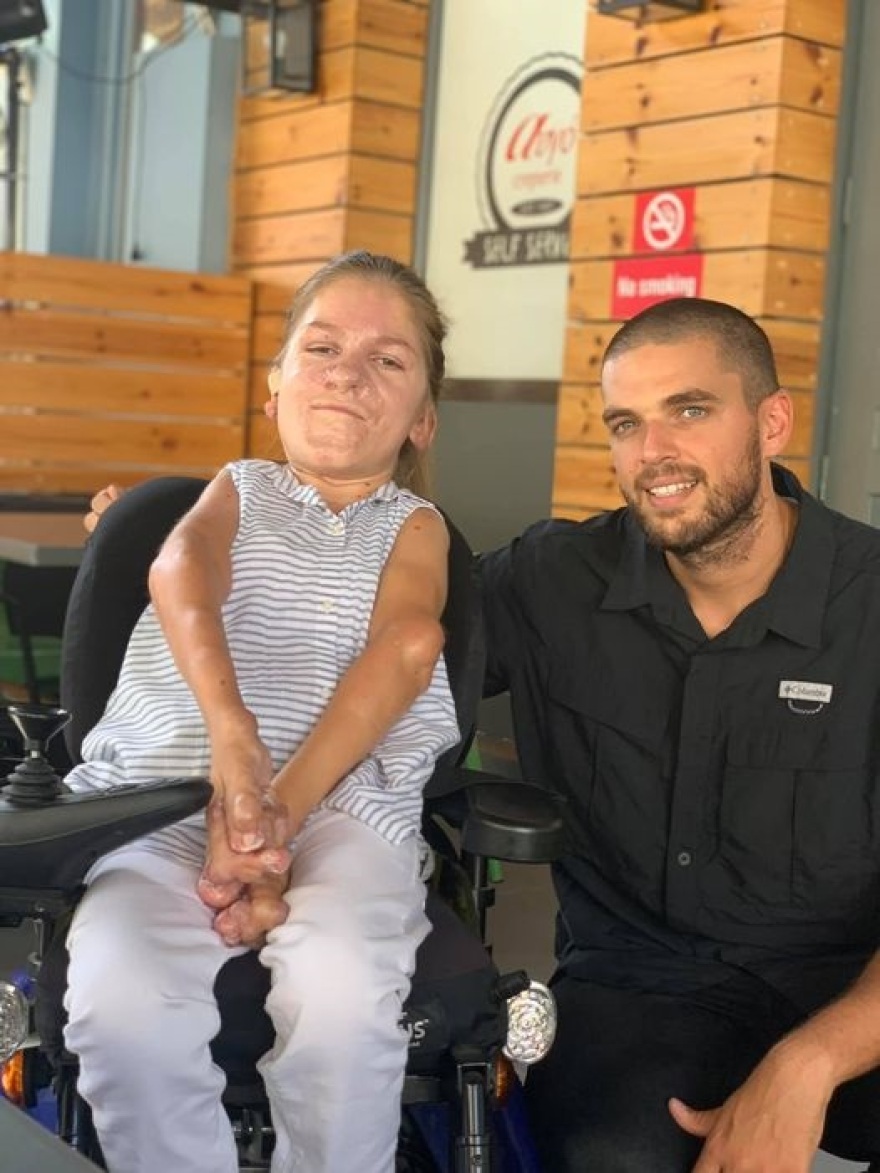 Δραμινός αθλητής θα ανέβει στον Όλυμπο κουβαλώντας στην πλάτη του νεαρή με κινητικά προβλήματα 