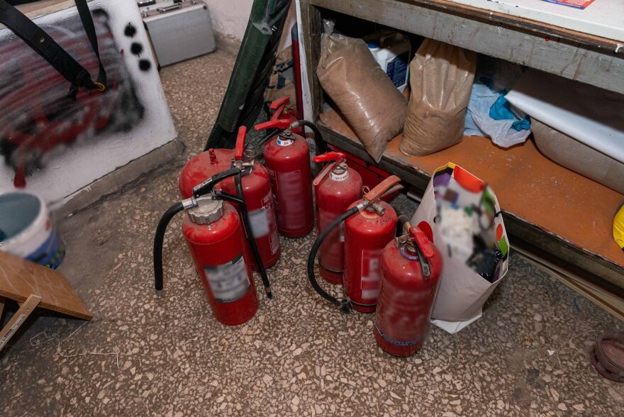 Παγκράτι: Τα ευρήματα της αστυνομίας από την επιχείρηση σε υπό κατάληψη κτίριο