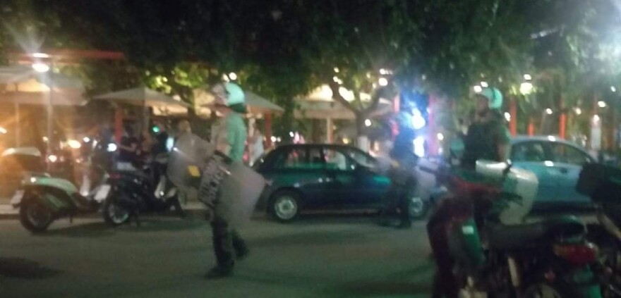 Παγκράτι: Πορεία αλληλέγγυων για την κατάληψη της Φιλολάου - Βίντεο και φωτογραφίες