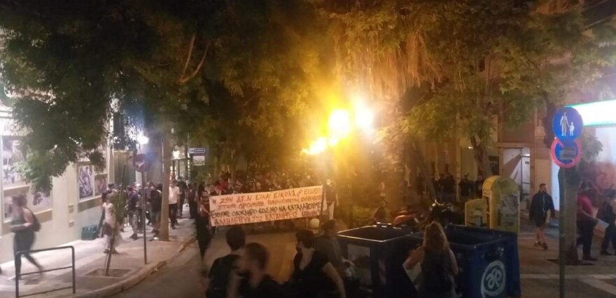 Παγκράτι: Πορεία αλληλέγγυων για την κατάληψη της Φιλολάου - Βίντεο και φωτογραφίες