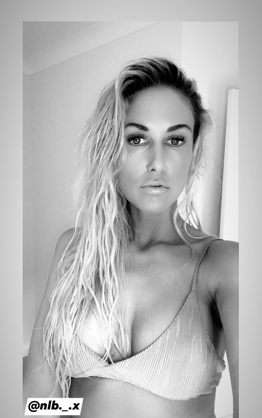 Γυμνές καθαρίστριες: Κάνουν χρυσές δουλειές λόγω κορωνοϊού σε βρετανικά σπίτια