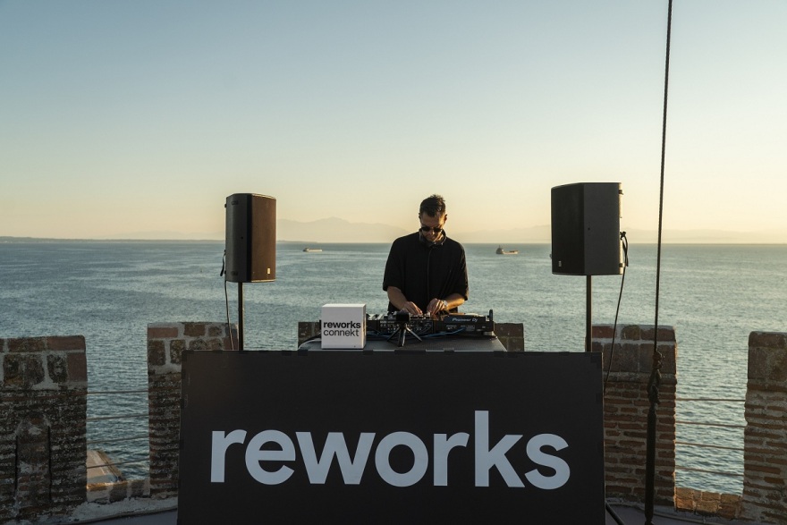 Από τον Όλυμπο στη Σαμοθράκη, διάσημοι Djs παίζουν μουσική σε εμβληματικές τοποθεσίες της Ελλάδας