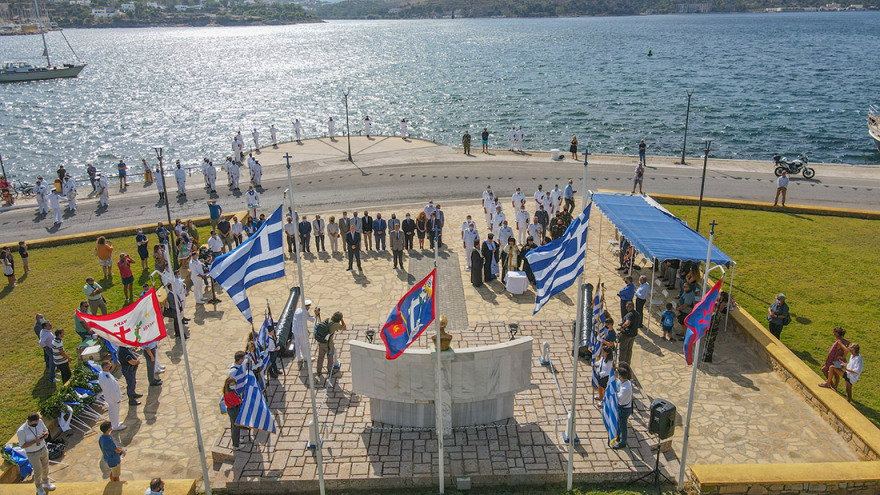 Λέρος: Τελετή για την 77η επέτειο από τη βύθιση του αντιτορπιλικού «Βασίλισσα Όλγα»
