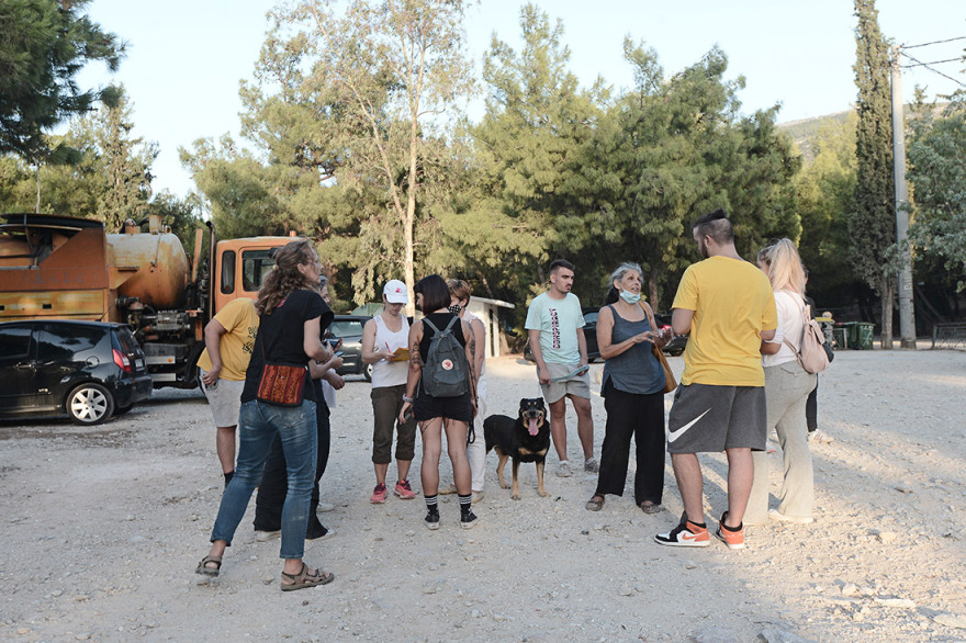 Φωτιά στον Βύρωνα: Απειλήθηκε το καταφύγιο αδέσποτων ζώων - Συγκινητική η ανταπόκριση του κόσμου - Φωτογραφίες