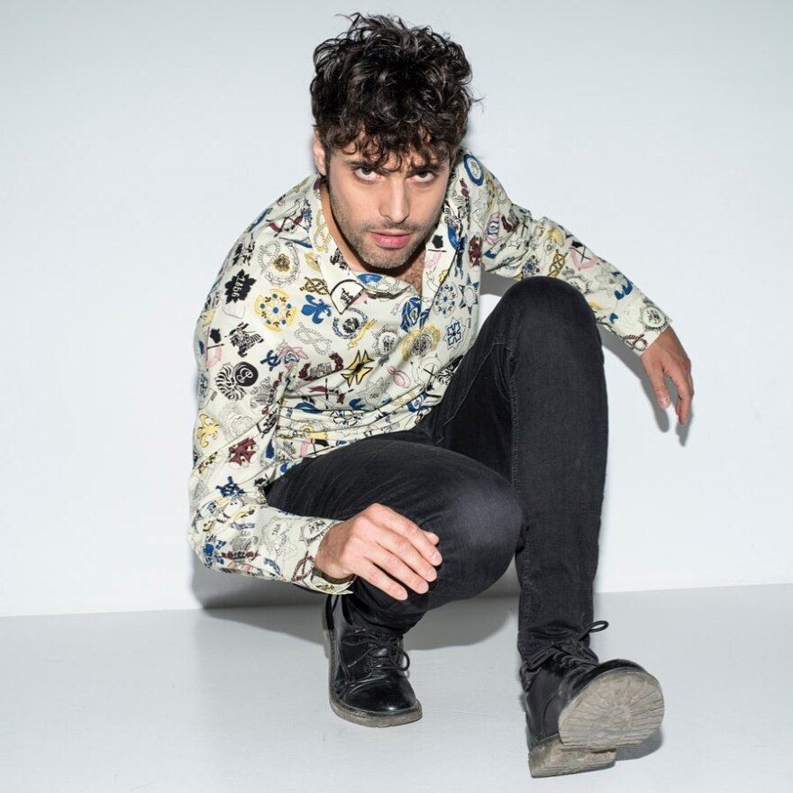 MEGA - «Σχεδόν ενήλικες»: Μια αστεία ιστορία στην Αθήνα του 2020