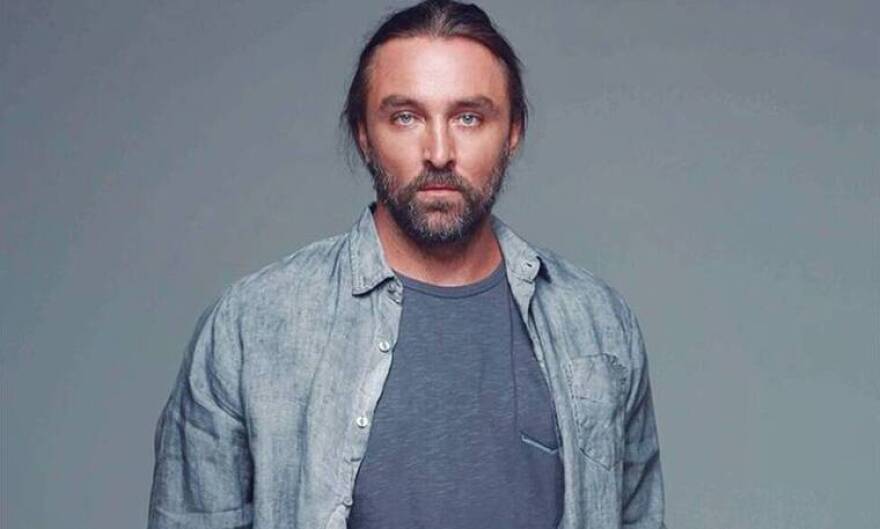 MEGA - «Σχεδόν ενήλικες»: Μια αστεία ιστορία στην Αθήνα του 2020