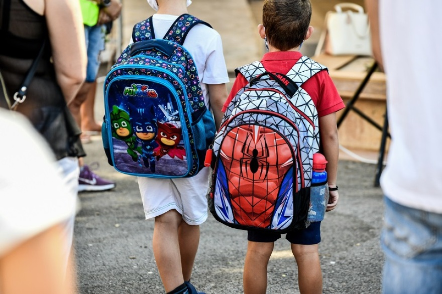 Κορωνοϊός: Σε δύο ταχύτητες η άρση των μέτρων - Τι θα γίνει με τα δημοτικά σχολεία 