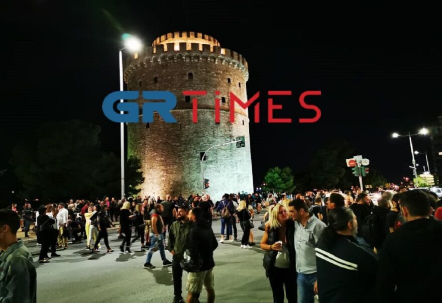 Μέτρα για τον κορωνοϊό: Μεταμεσονύκτια διαμαρτυρία εστιατόρων στη Θεσσαλονίκη