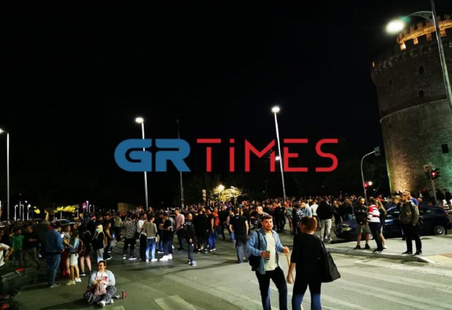 Μέτρα για τον κορωνοϊό: Μεταμεσονύκτια διαμαρτυρία εστιατόρων στη Θεσσαλονίκη