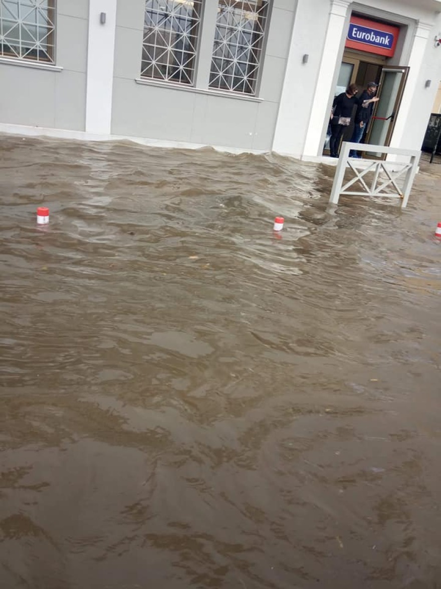 Κεφαλονιά: Πλημμύρισε η παραλιακή του Αργοστολίου 