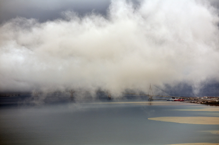 Κακοκαιρία στην Πάτρα: «Εξαφανίστηκε» η γέφυρα του Ρίου - Φωτογραφίες 