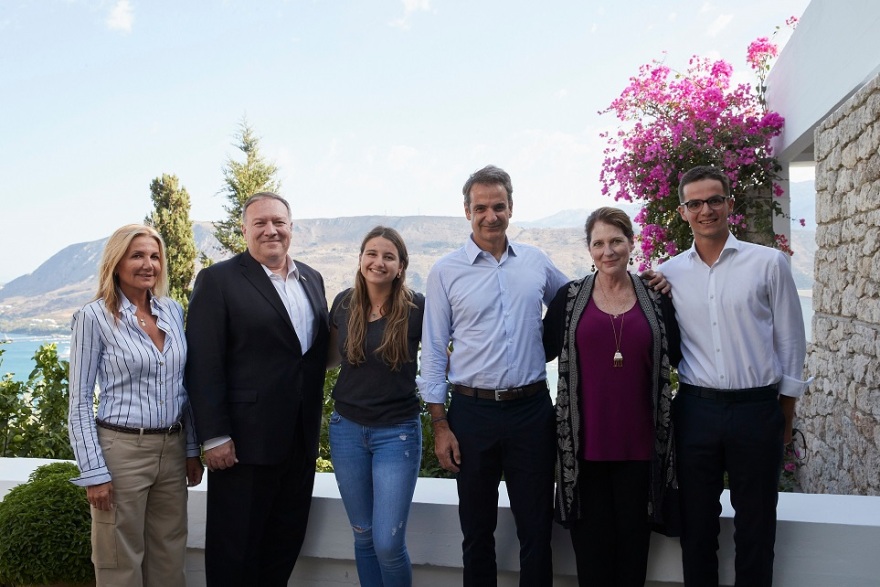 Στον αρχαιολογικό χώρο της Αρχαίας Απτέρας Μητσοτάκης – Πομπέο