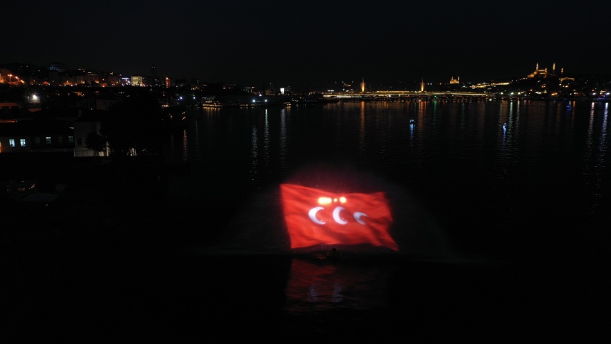 Φιέστες στον Βόσπορο με τον Μπαρμπαρόσα... Ποσειδώνα