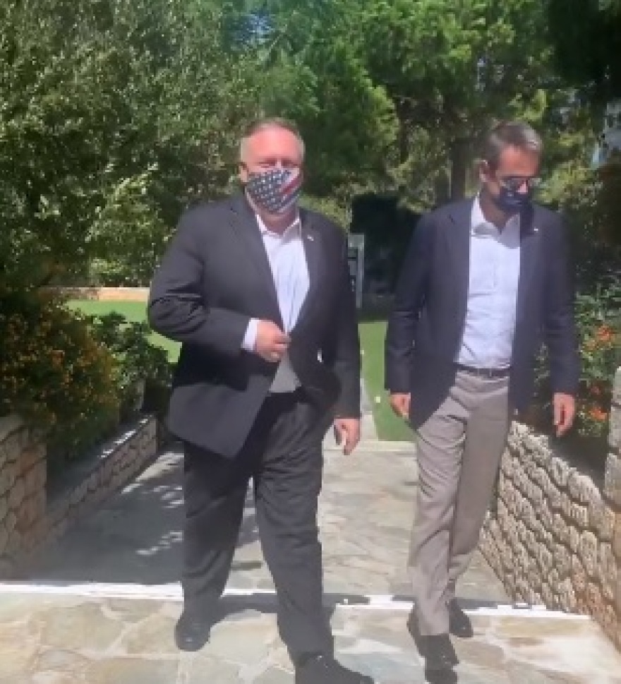 Γεύμα Μητσοτάκη - Πομπέο στο πατρικό σπίτι του πρωθυπουργού