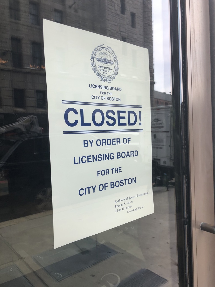 «Salt Bae»: Λουκέτο στο εστιατόριο του Τούρκου σεφ στη Βοστώνη - «Κεσάτια» και στη Μύκονο