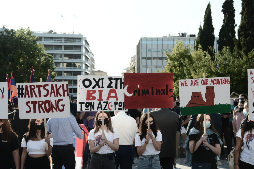 Συγκέντρωση διαμαρτυρίας από Αρμένιους στο Σύνταγμα