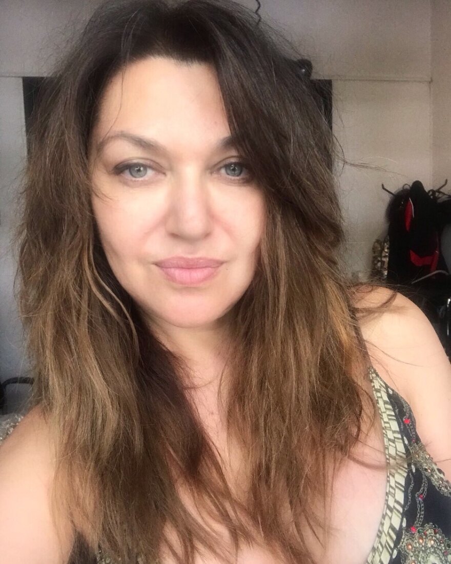 Καίτη Γαρμπή: Ποζάρει χωρίς μακιγιάζ και ρετούς 