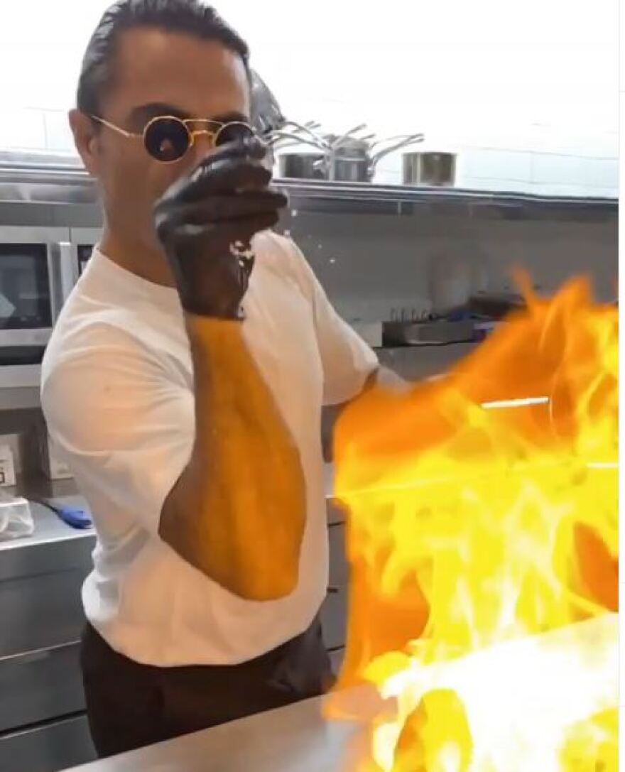 «Salt Bae»: Η απολογία του Νουσρέτ μετά το «λουκέτο» στο μαγαζί του στη Βοστώνη