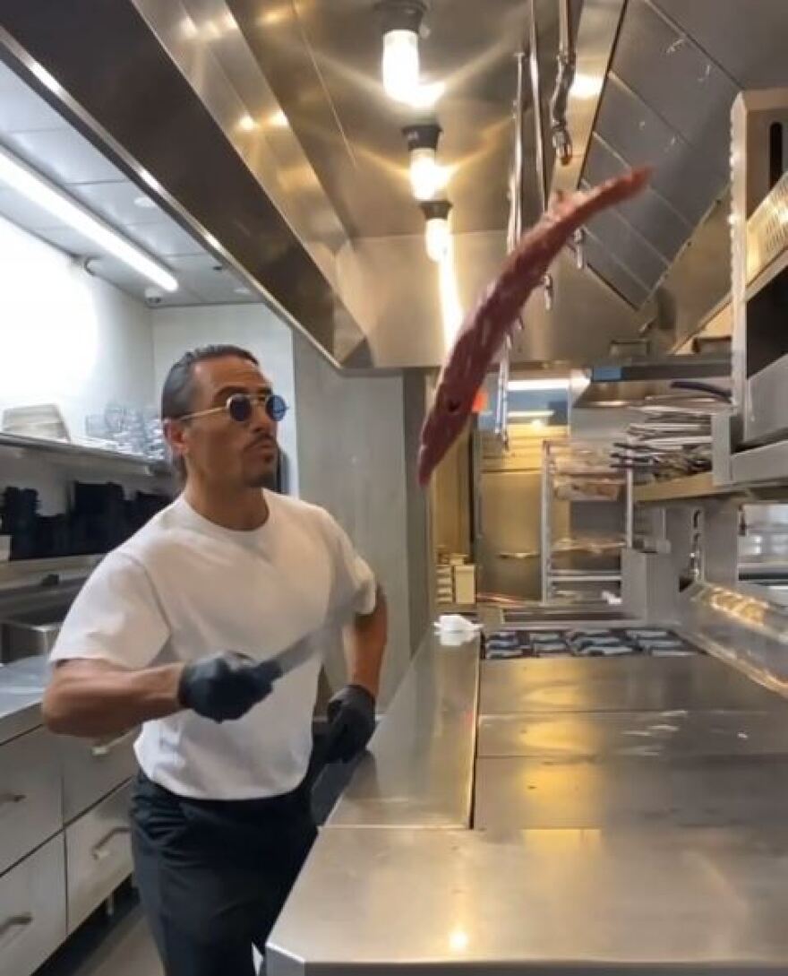 «Salt Bae»: Η απολογία του Νουσρέτ μετά το «λουκέτο» στο μαγαζί του στη Βοστώνη