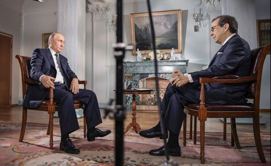 Debate Τραμπ-Μπάιντεν: Κρις Γουάλλας... ο βετεράνος παρουσιαστής που έγινε ο «αδύναμος κρίκος»