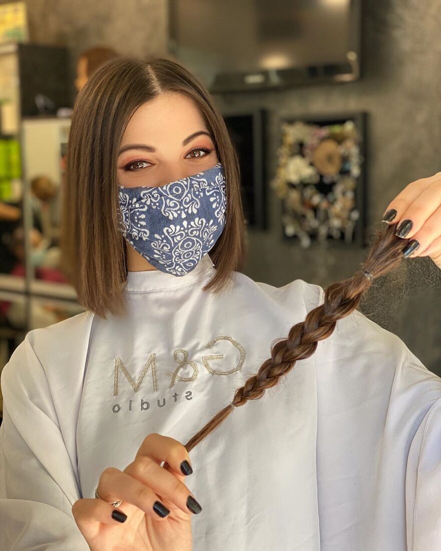 Η εγγονή της Τζένης Καρέζη έκοψε τα μακριά μαλλιά της για καλό σκοπό 