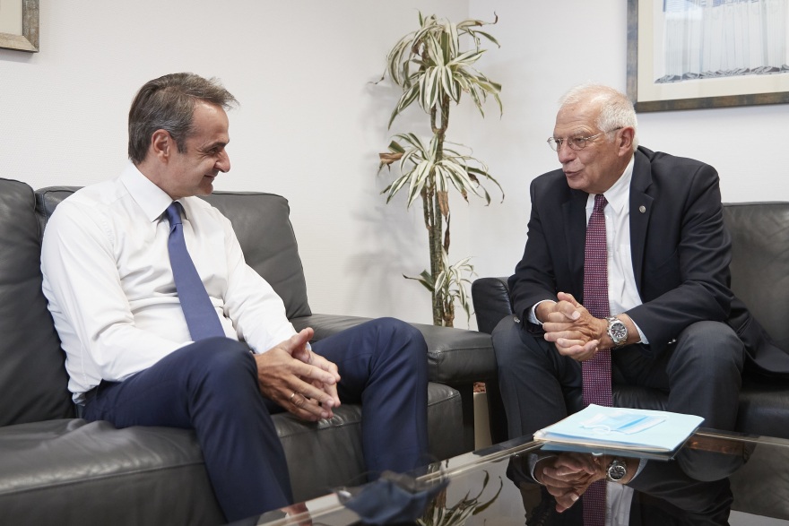 Nέο Σύμφωνο για τη Μετανάστευση: «Ναι» σε ουσιαστικές βελτιώσεις από Μητσοτάκη και Φον ντερ Λάιεν