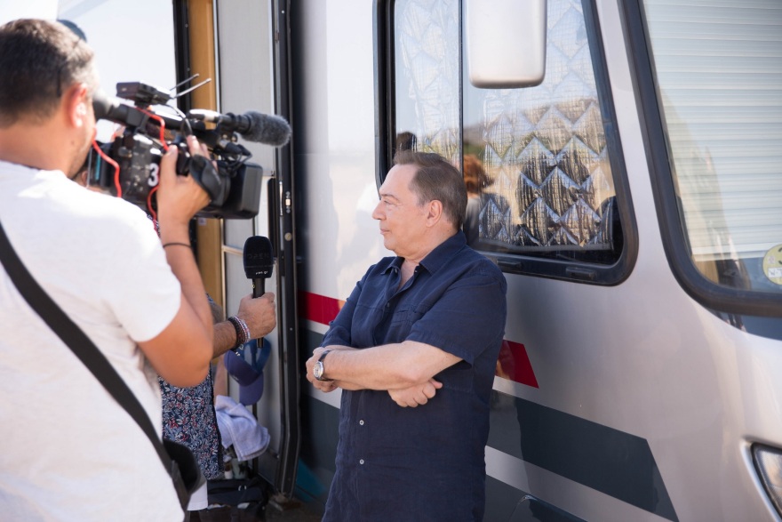 Just The 2 Of Us: Δείτε backstage φωτογραφίες από τα γυρίσματα του trailer 