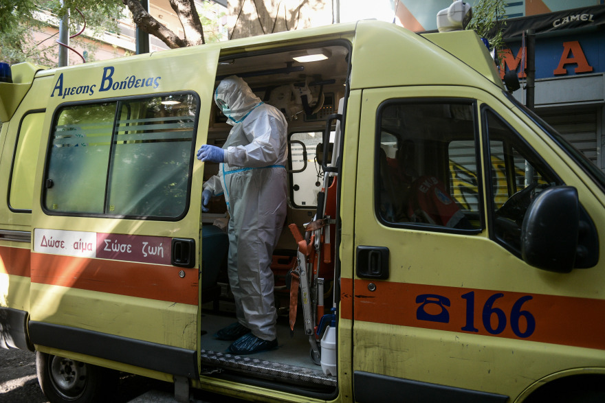 Κορωνοϊός: Εφιάλτης στο γηροκομείο «Αττική» - Νοσηλευτές νοσούσαν εδώ και δυο εβδομάδες!  