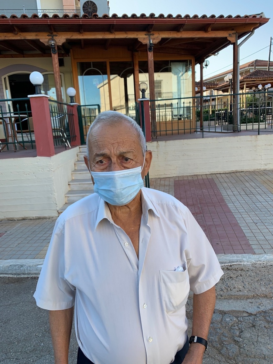 Κορωνοϊός - Θήβα: Οργή για την 63χρονη που πήγε με πυρετό στην κηδεία στο Μουρίκι