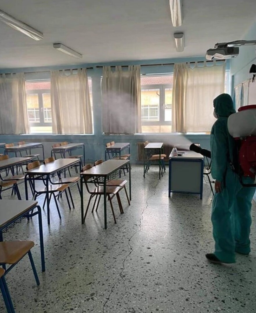 Κορωνοϊός - Ανησυχία στη Σκύδρα: Κρούσματα και σε μαθητές μετά το «λουκέτο» στην κονσερβοποιία