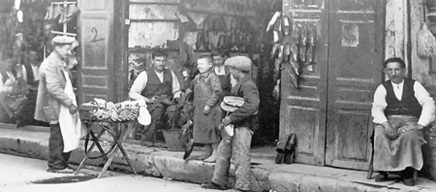 Η ιστορία και τα βάσανα της οδού Αθηνάς