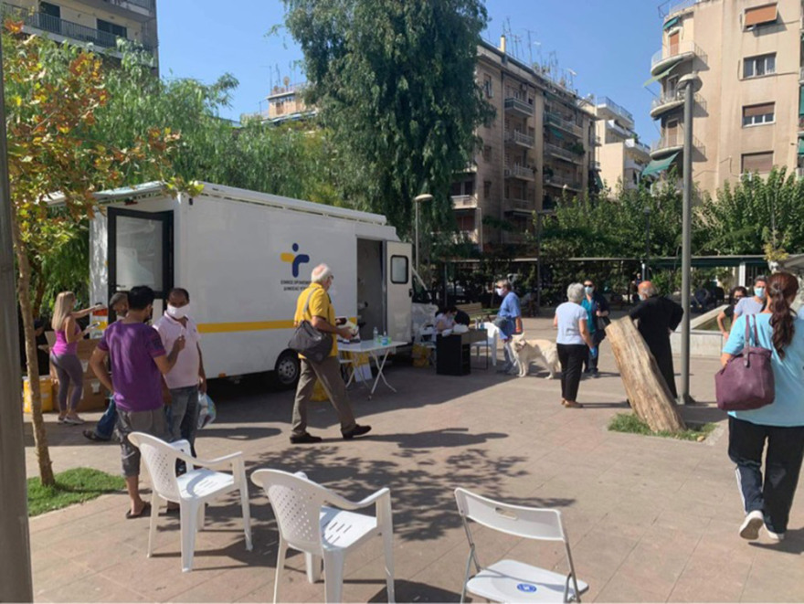 Κορωνοϊός: «Rapid test» στην πλατεία του Αγίου Παντελεήμονα 