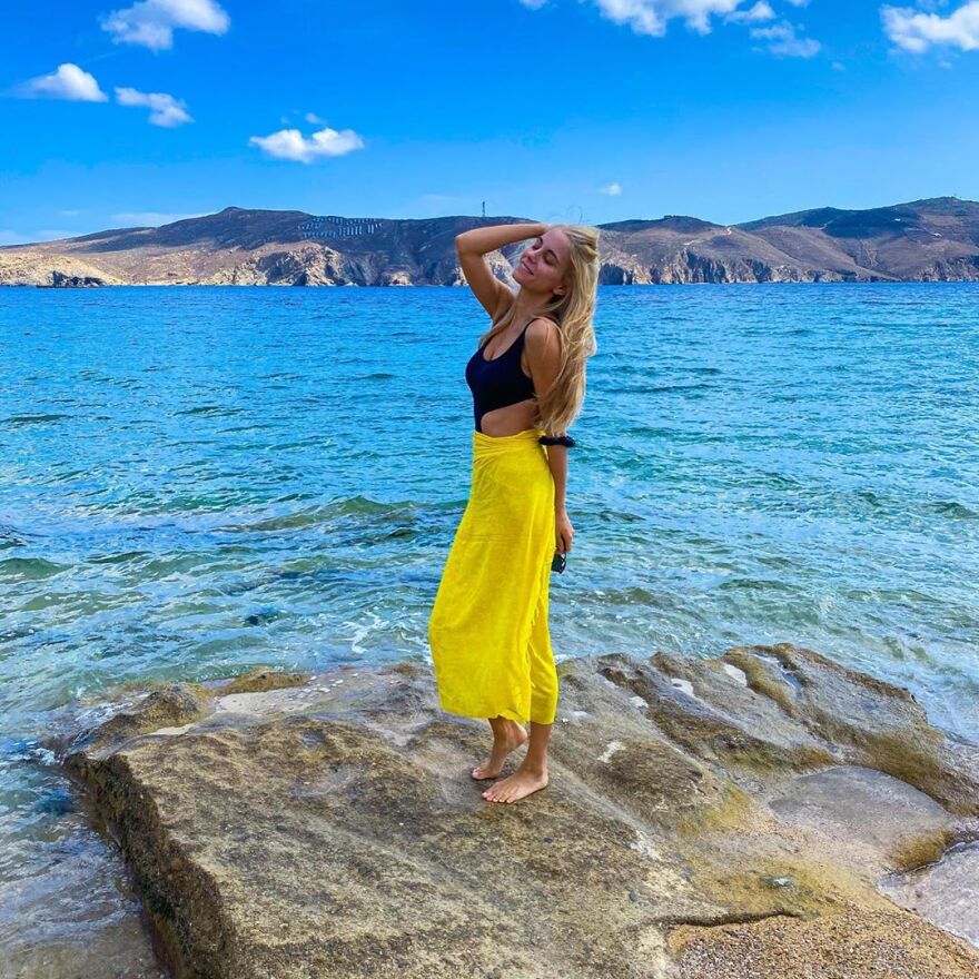 Δούκισσα Νομικού: Περνάει τις πρώτες μέρες του Οκτώβρη στην παραλία με μαγιό