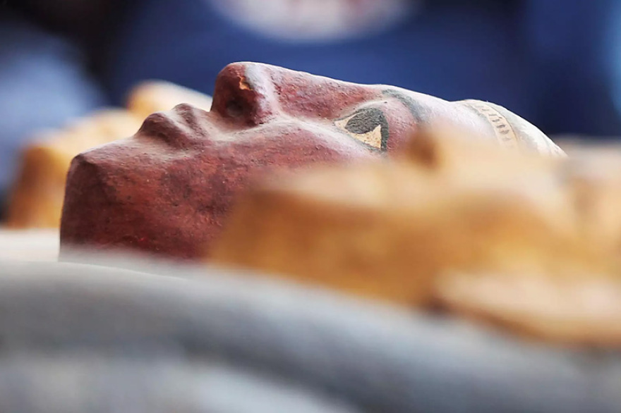 Η «σπουδαιότερη ανακάλυψη» στην Αίγυπτο: Στο φως 59 σαρκοφάγοι στη Νεκρόπολη της Σακκάρα