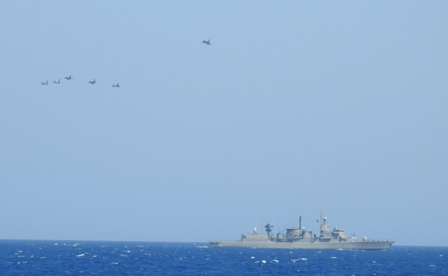 «Ασπίδα» πάνω από το Αιγαίο: Εικόνες που «κόβουν την ανάσα» από τις κοινές στρατιωτικές ασκήσεις Ελλάδας - Αραβικών Εμιράτων