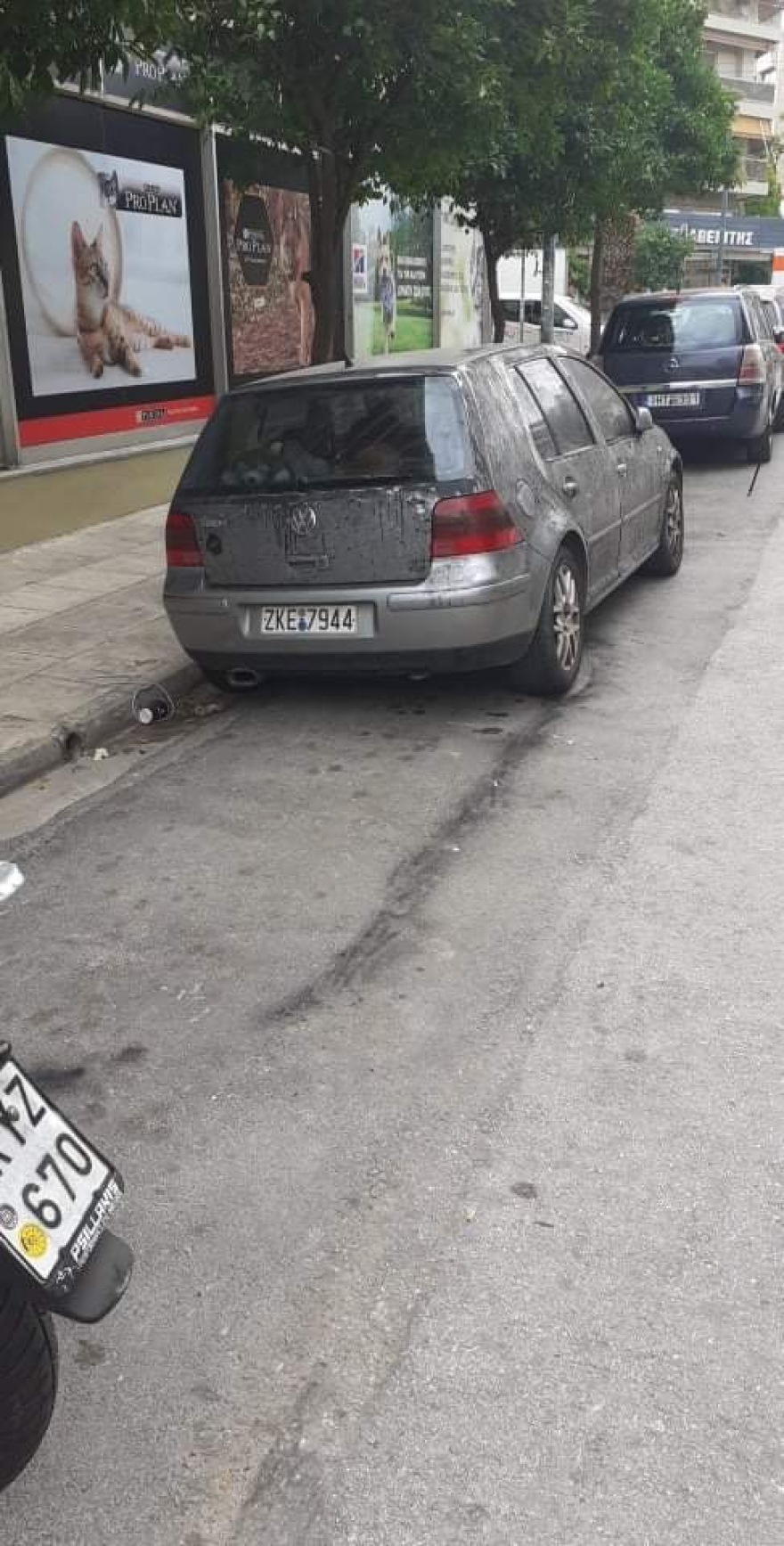 Εκτέλεση στην Καλλιθέα: Έξι κάλυκες στο σημείο εκτέλεσης του «Απάτσι» - Πού εστιάζουν οι έρευνες