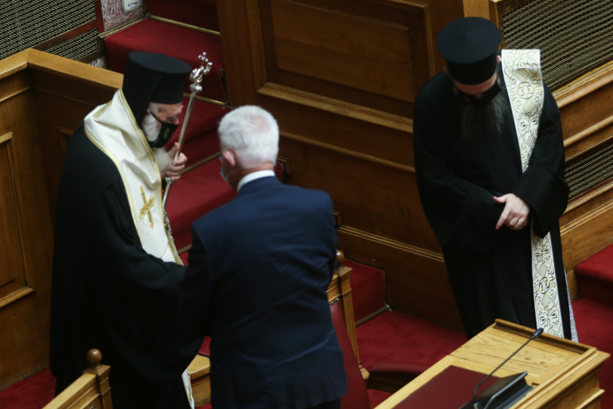Ιερώνυμος προς βουλευτές: Kαλή δύναμη - Φωτογραφίες από τον αγιασμό στη Βουλή 