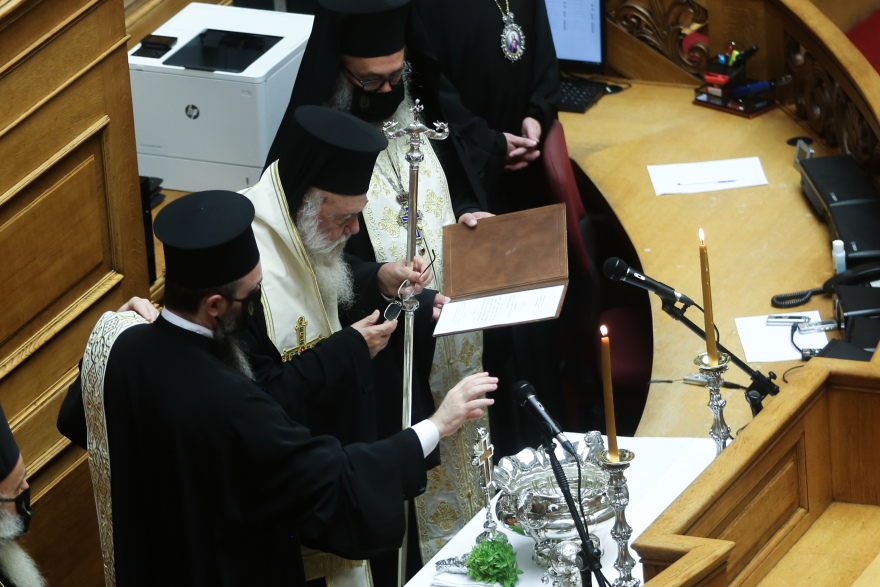 Ιερώνυμος προς βουλευτές: Kαλή δύναμη - Φωτογραφίες από τον αγιασμό στη Βουλή 