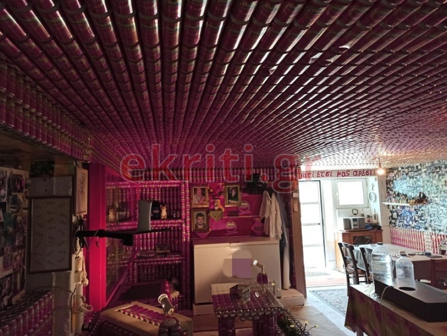 Ηράκλειο: Έφτιαξε «καταφύγιο» μπύρας με 9.270 κουτάκια - Δείτε φωτογραφίες