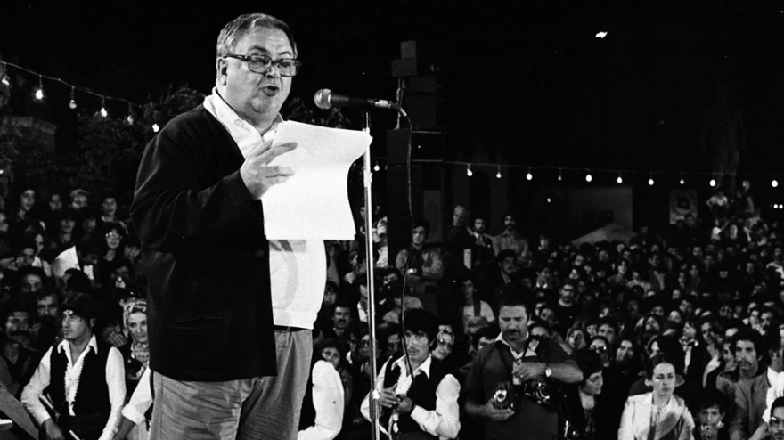 Μάνος Χατζιδάκις: Όταν σκιαγραφούσε το «τέρας» του νεοναζισμού