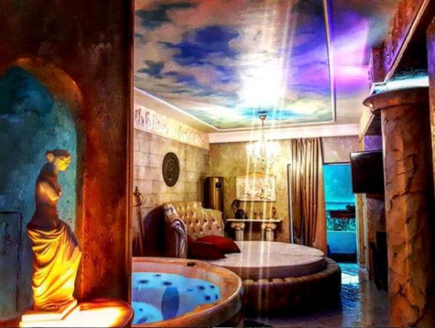 Κύκλωμα μαστροπείας: «Μας κρατούσε ομήρους με κόκα και εκβιασμούς»