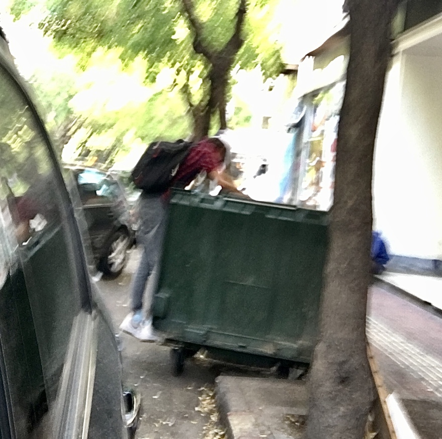 Ναρκωτικά: Φωτογραφίες-σοκ από το «μαύρο τετράγωνο» της Αθήνας