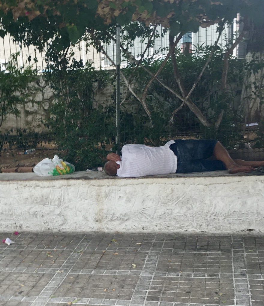 Ναρκωτικά: Φωτογραφίες-σοκ από το «μαύρο τετράγωνο» της Αθήνας