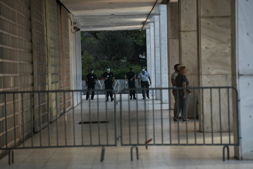 Δίκη Χρυσής Αυγής: Ποιοι δρόμοι είναι κλειστοί γύρω από το Εφετείο - Πού έχει κίνηση