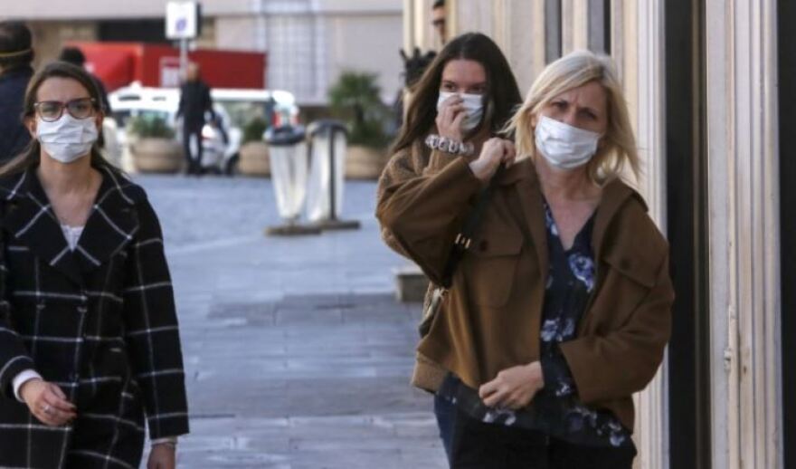 Κορωνοϊός: Τα κρούσματα αυξάνονται και οι κυβερνήσεις επαναφέρουν τα lockdowns