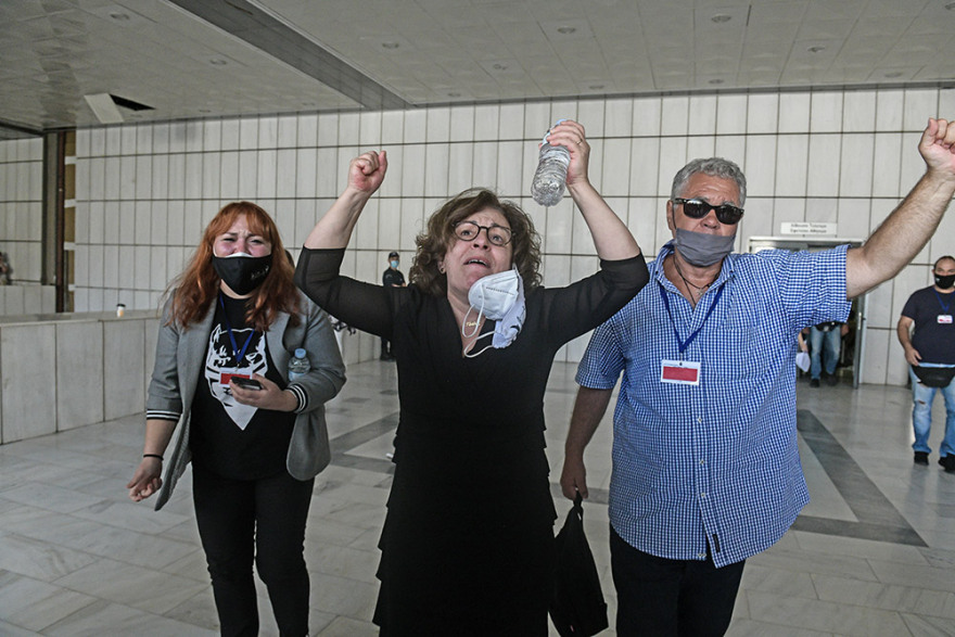 Δίκη Χρυσής Αυγής - Μάγδα Φύσσα: «Ο Παύλος τα κατάφερε... Γιε μου!»